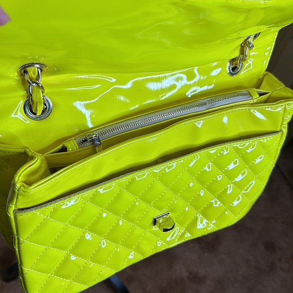 AMRITA SINGH QUILTED PATENT YELLOW BOW BAG - Picture 3 of 8